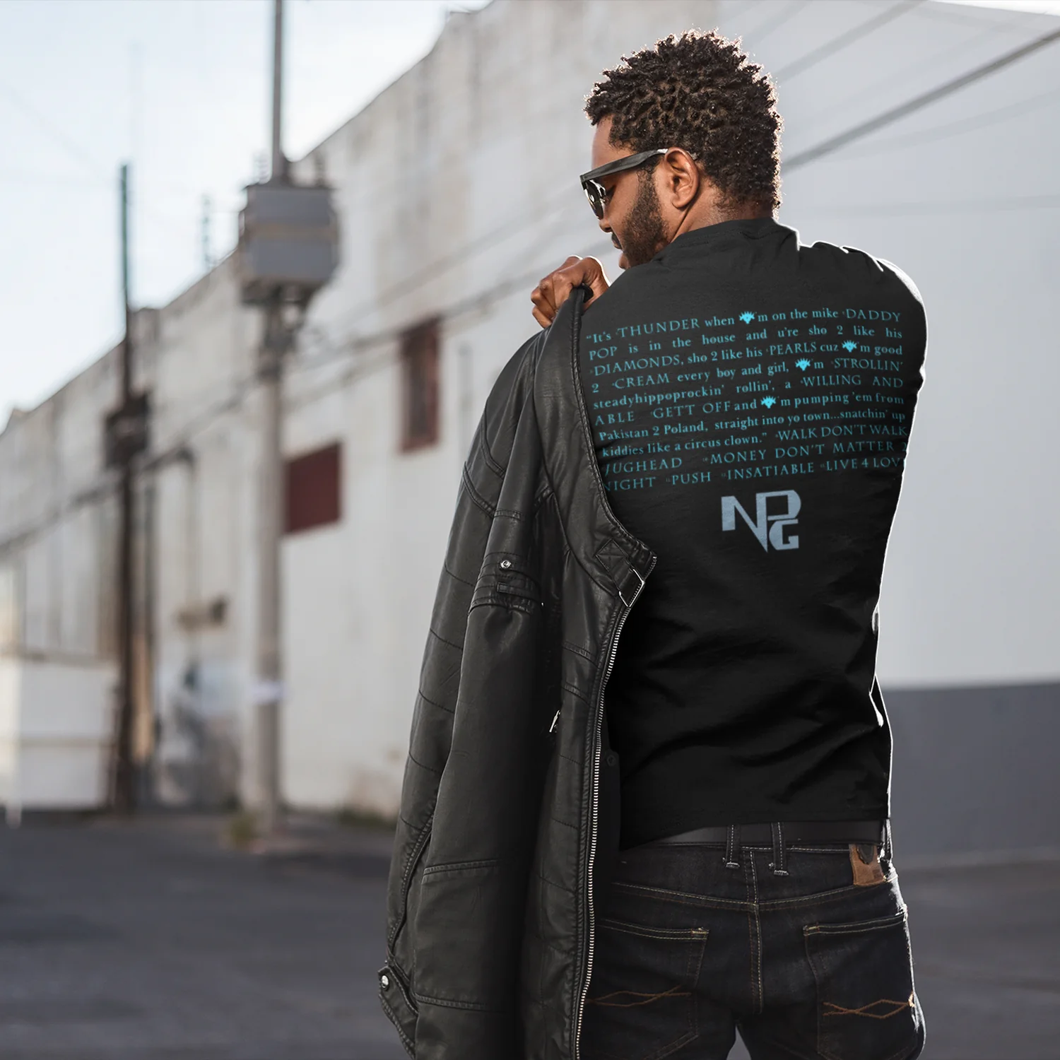 Diamonds And Pearls Cover Tracklist T-Shirt - Image 4